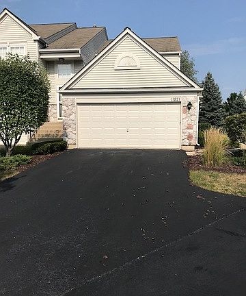 3rd image of 11821 S Ford Ct