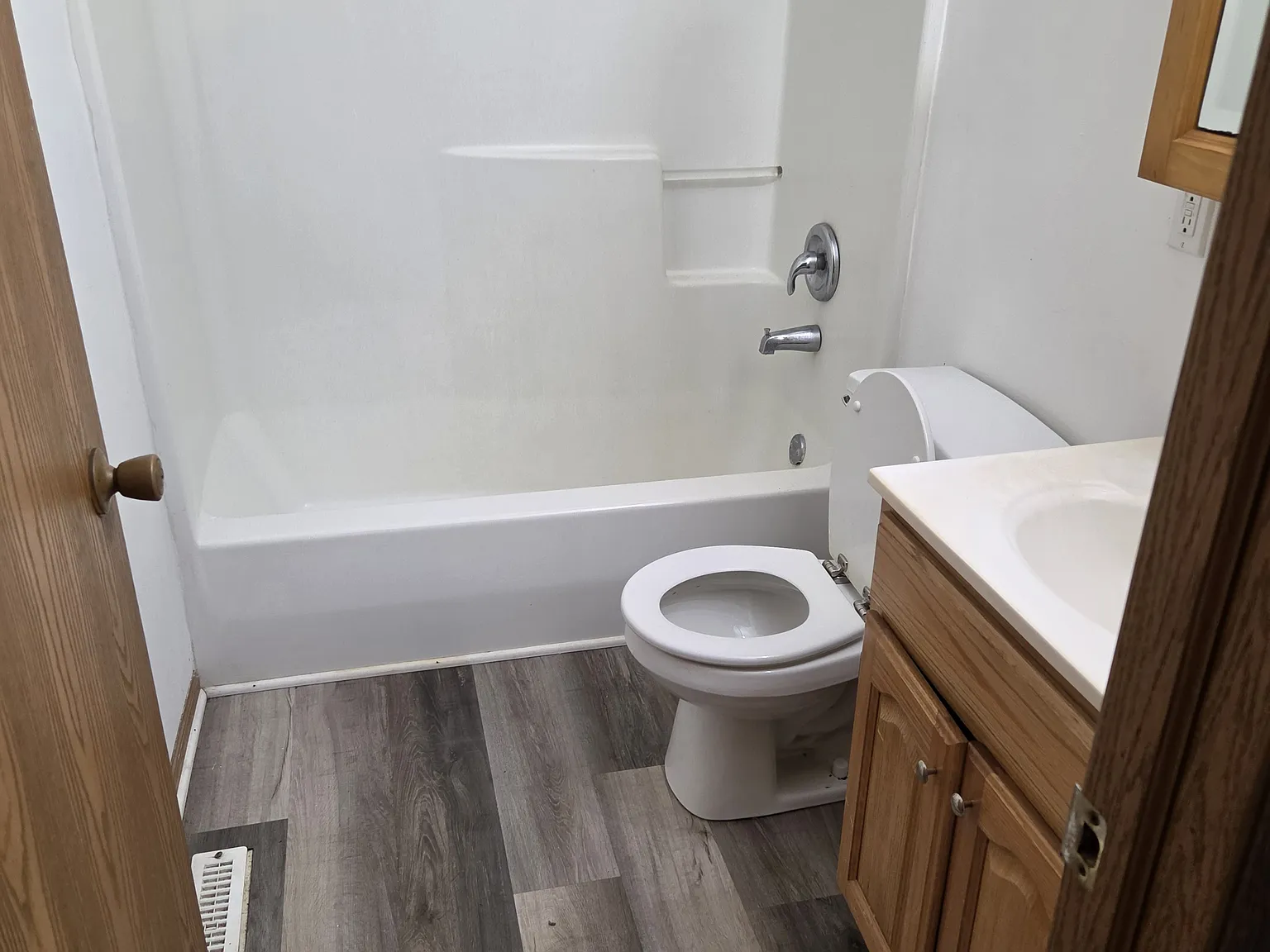 2 bed, 840 sqft, $1,250 — Photo 4