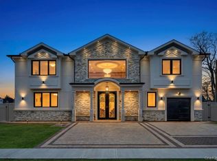 36 Jupiter Lane, Levittown, NY 11756