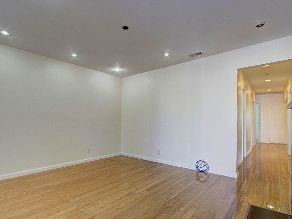 2nd image of 174 Victoria St