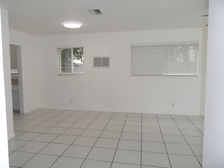 3021 NE 7th Ave #D — Photo 10