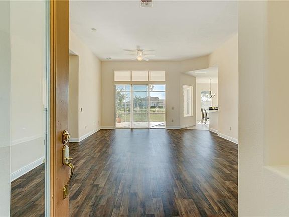 4th image of 38634 Lakeview Walk