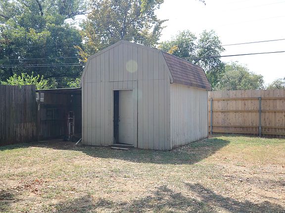 5th image of 1006 Highland Dr
