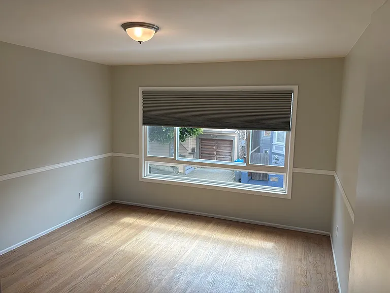 Upstairs front bedroom