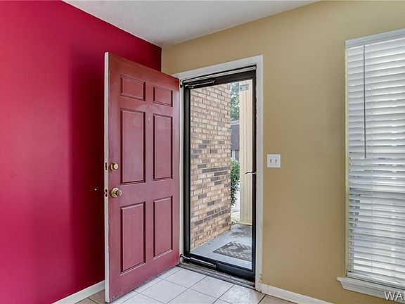 4th image of 5702 Woodland Trce