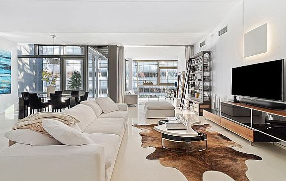 3rd image of 100 11th Ave APT 4D