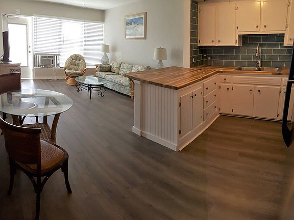 5th image of 4051 58th St N APT 242