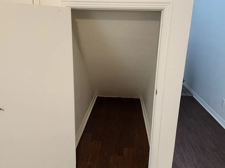 790 W Breeze Cv — Photo 12