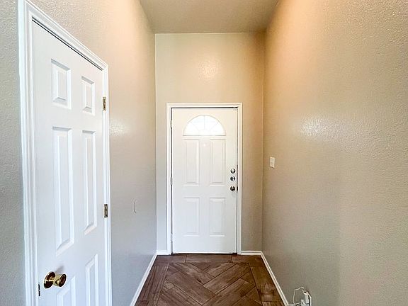 3rd image of 2701 Littlepine Dr
