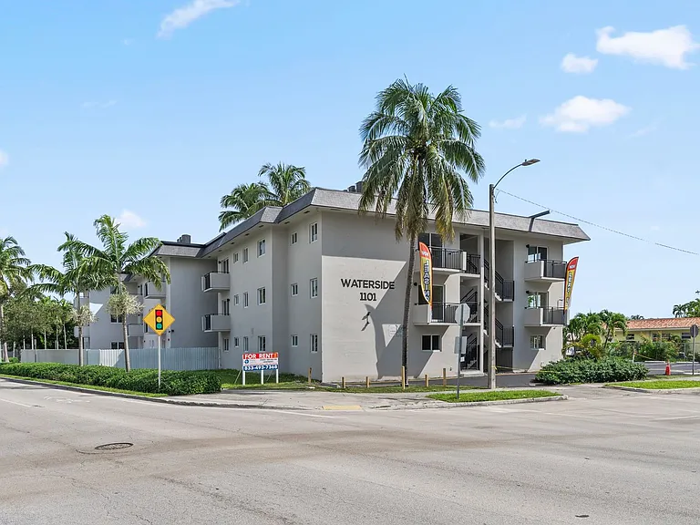 Waterside Apartments — Photo 11