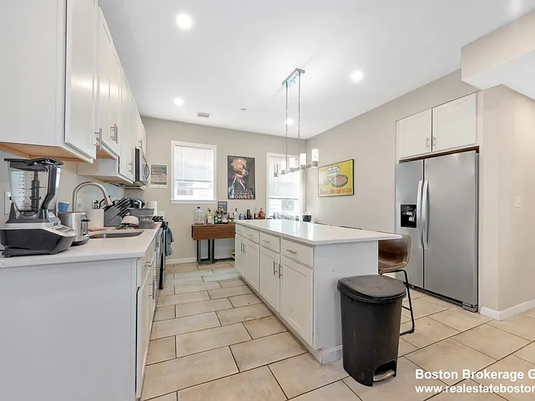 228 Calumet St #2 — Photo 5