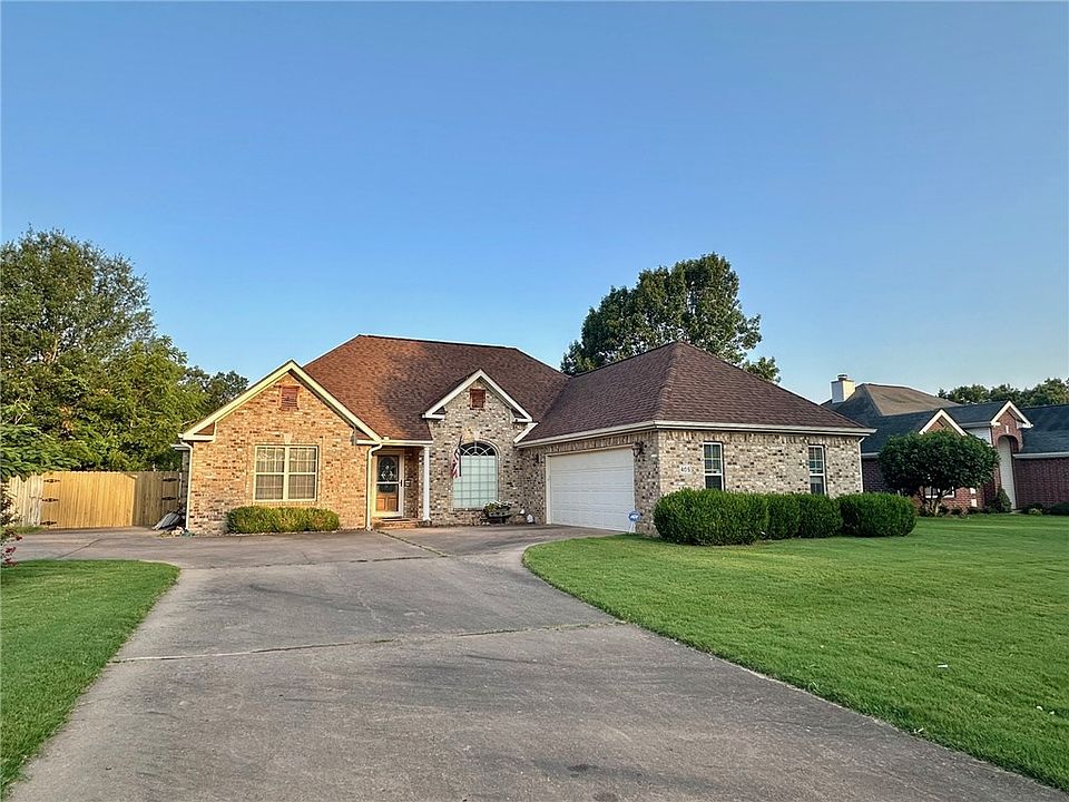 1st image of 405 Old Forge Dr
