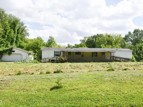 3334 W Harris Dr, West Terre Haute, IN 47885