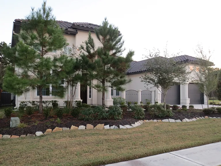 4059 Ashland Woods Dr — Photo 1