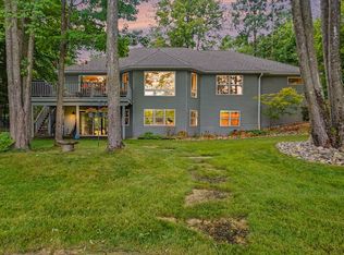 9712 Fawn Lake Dr, Stanwood, MI 49346