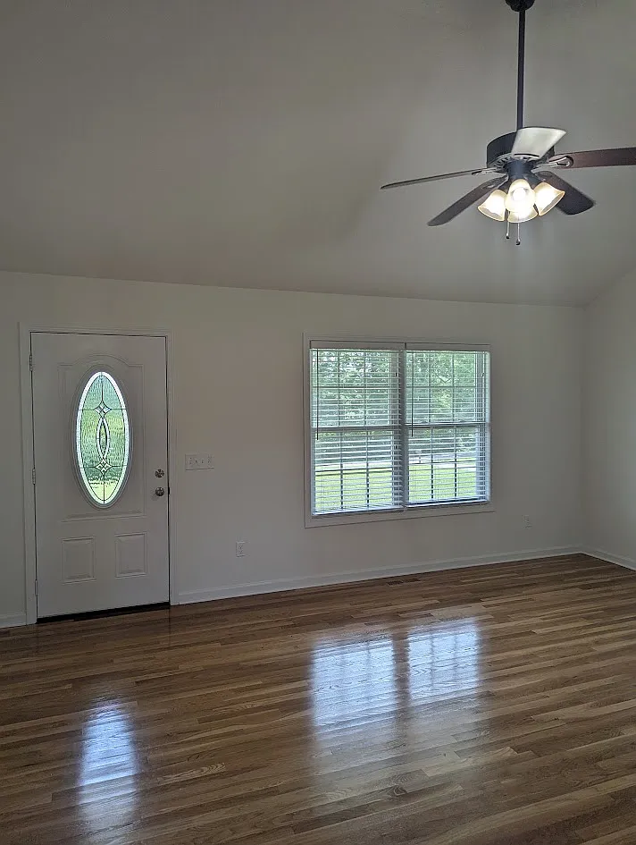 3 bed, 1505 sqft, $2,295 — Photo 2