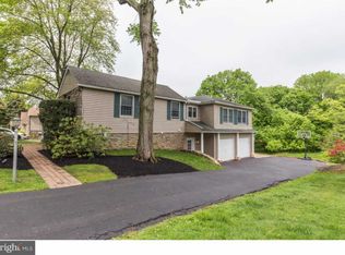 710 Crum Creek Rd, Broomall, PA 19008