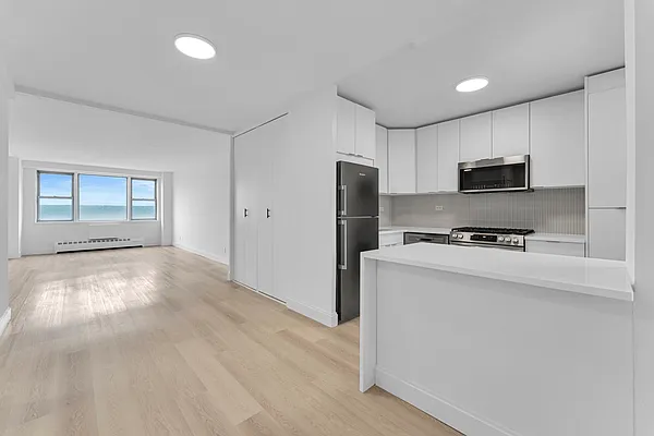 5700 Arlington Avenue #20K