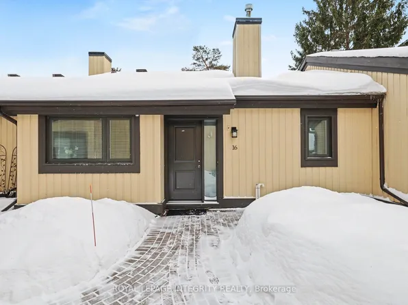 16 Pebble Beach Ct, Ottawa, ON K2S 1B9