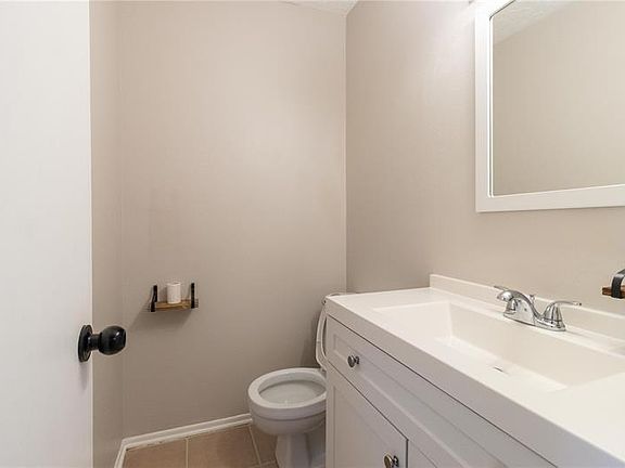 4th image of 6416 Rockpointe Dr