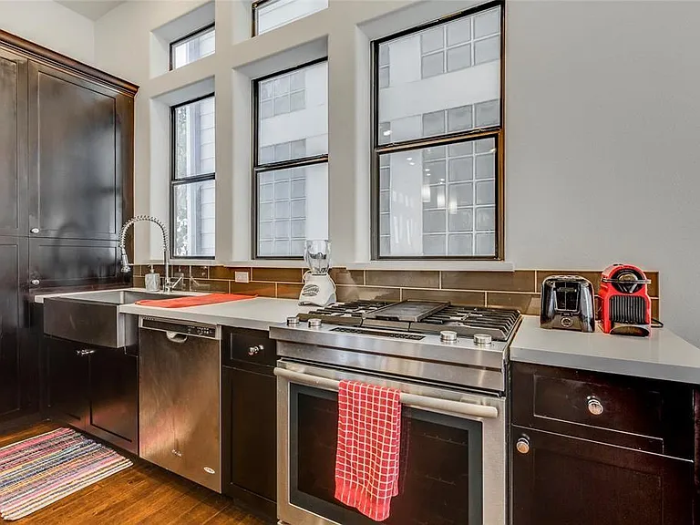 2612 Polk Ave #B — Photo 6