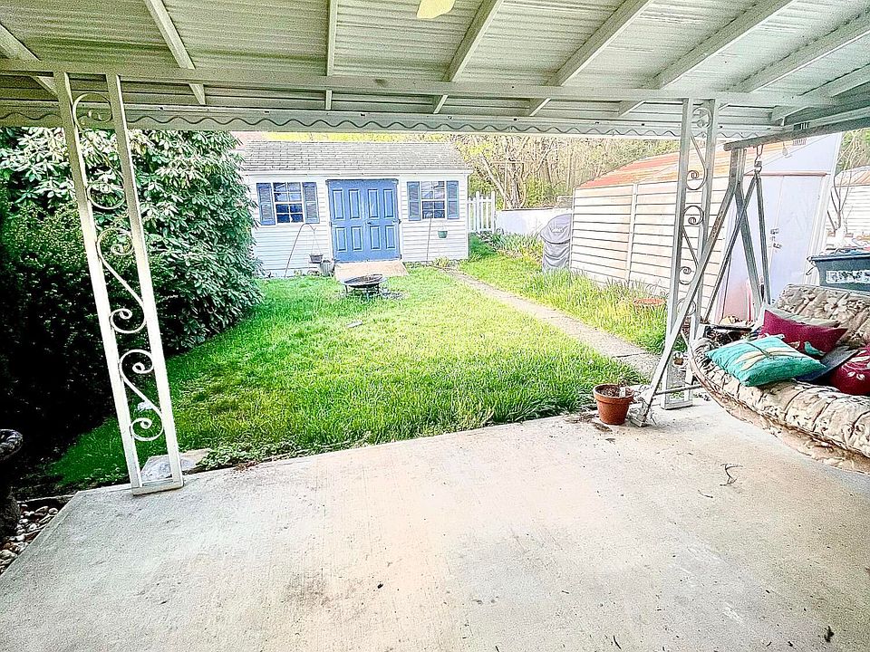 2nd image of 1821 Clearview St