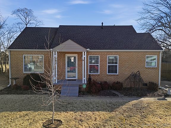 2nd image of 1337 S Evanston Ave