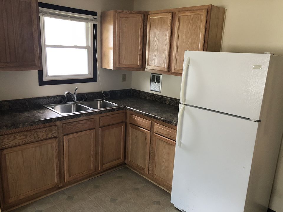 2nd image of 415 Parker St APT C
