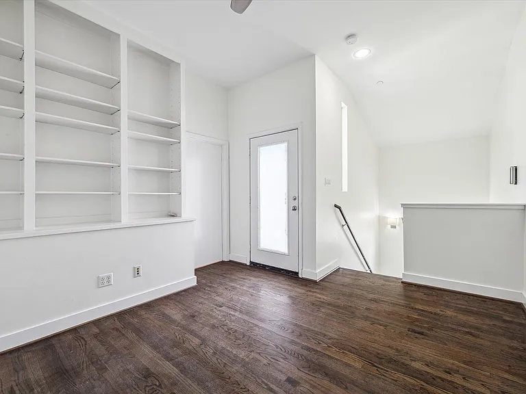 1316 Welch St — Photo 15