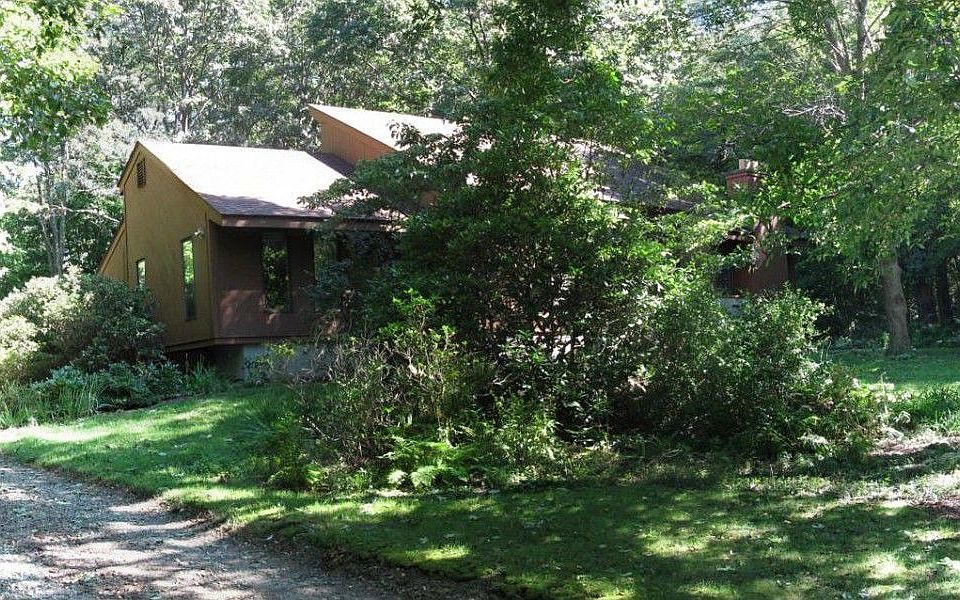 2nd image of 33 Maple Grove Rd