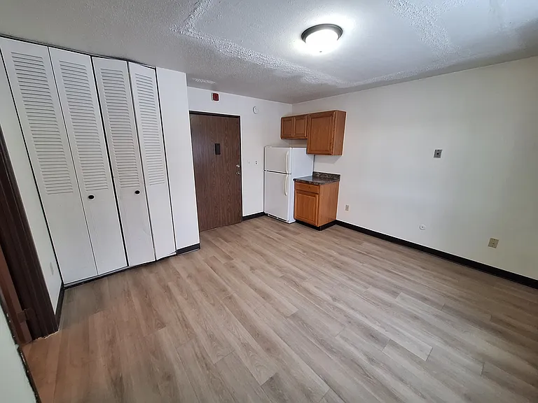 Silver Leaf Grand Forks — Photo 16