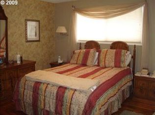 2274 Commercial St, North Bend, OR 97459