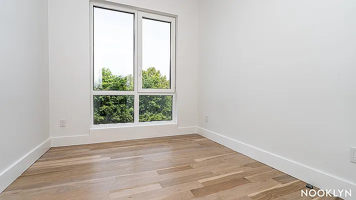 Bedroom, photo 1