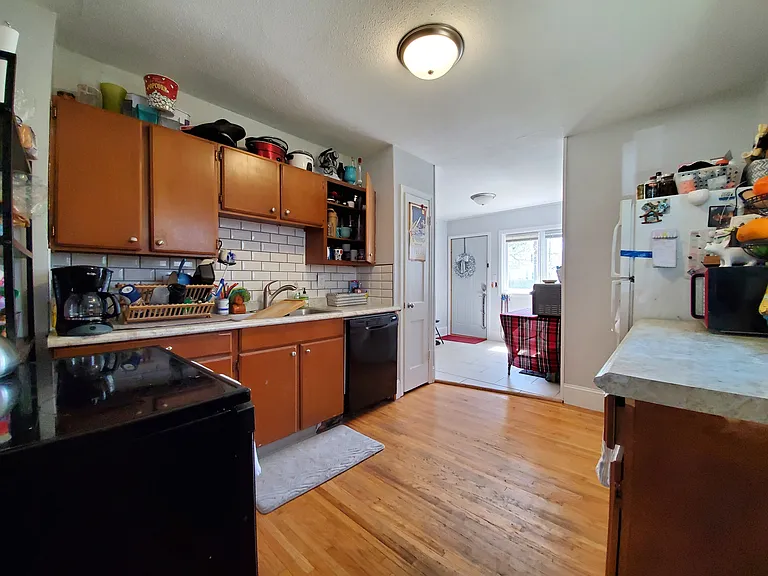 1252 4th St NE — Photo 5