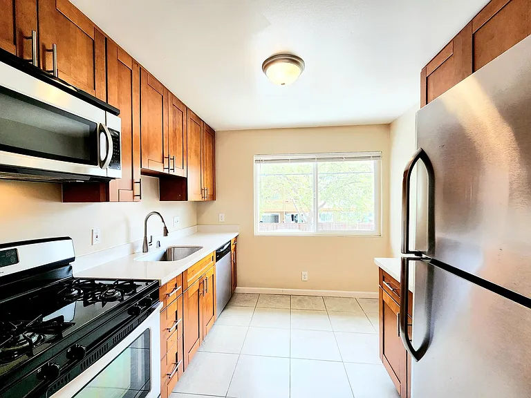 416 Poplar Ave — Photo 12