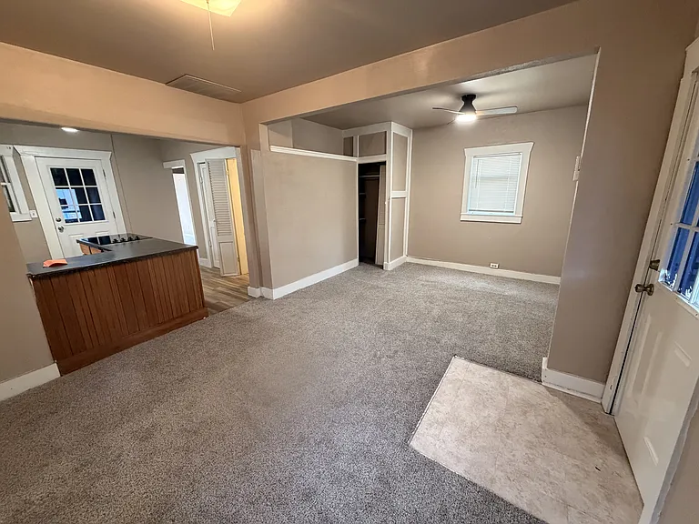 418 E Bigger St — Photo 2