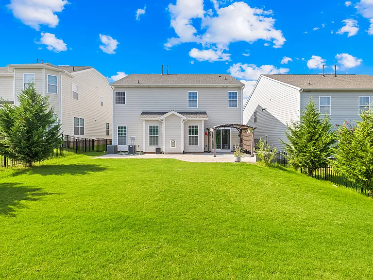 10697 Sky Chase Ave NW — Photo 32