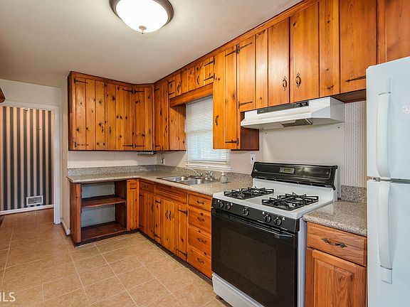 4th image of 538 Saint Joseph Way