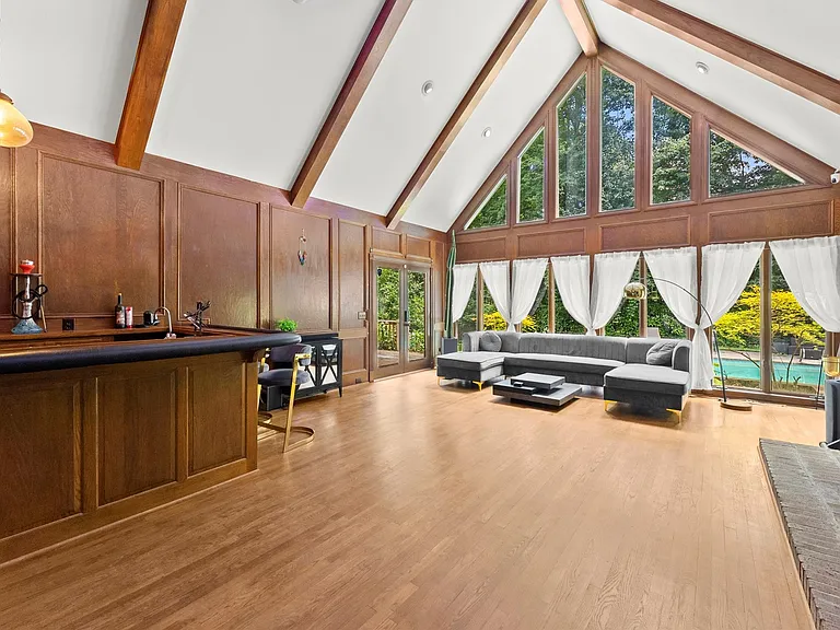 5785 Northside Dr — Photo 12