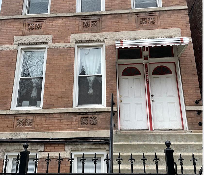1st image of 1242 N Greenview Ave #2R