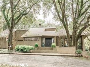 650 Montcliff Dr W, Mobile, AL 36609