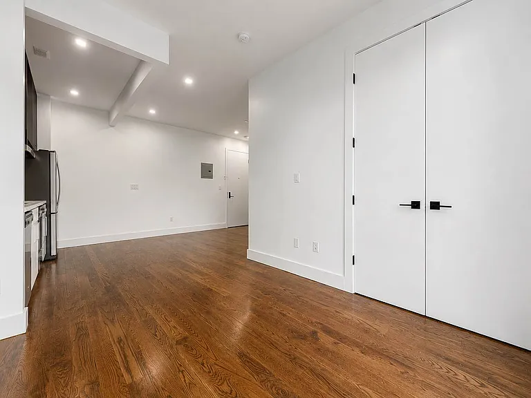 2829 Snyder Ave #3A — Photo 4