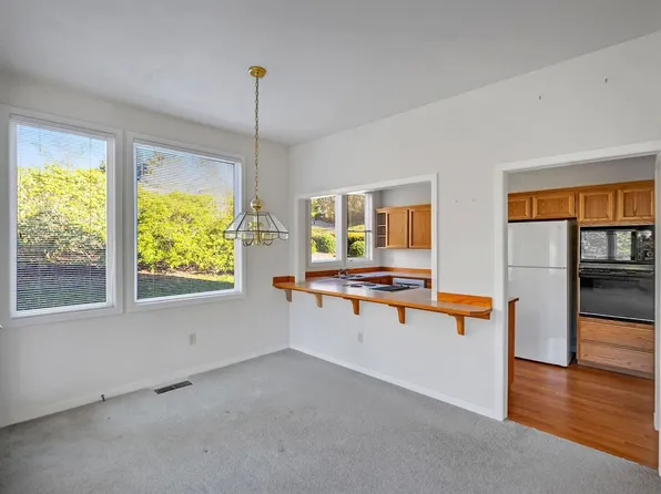 60 Fairway Ln #D, Pt Ludlow, WA 98365