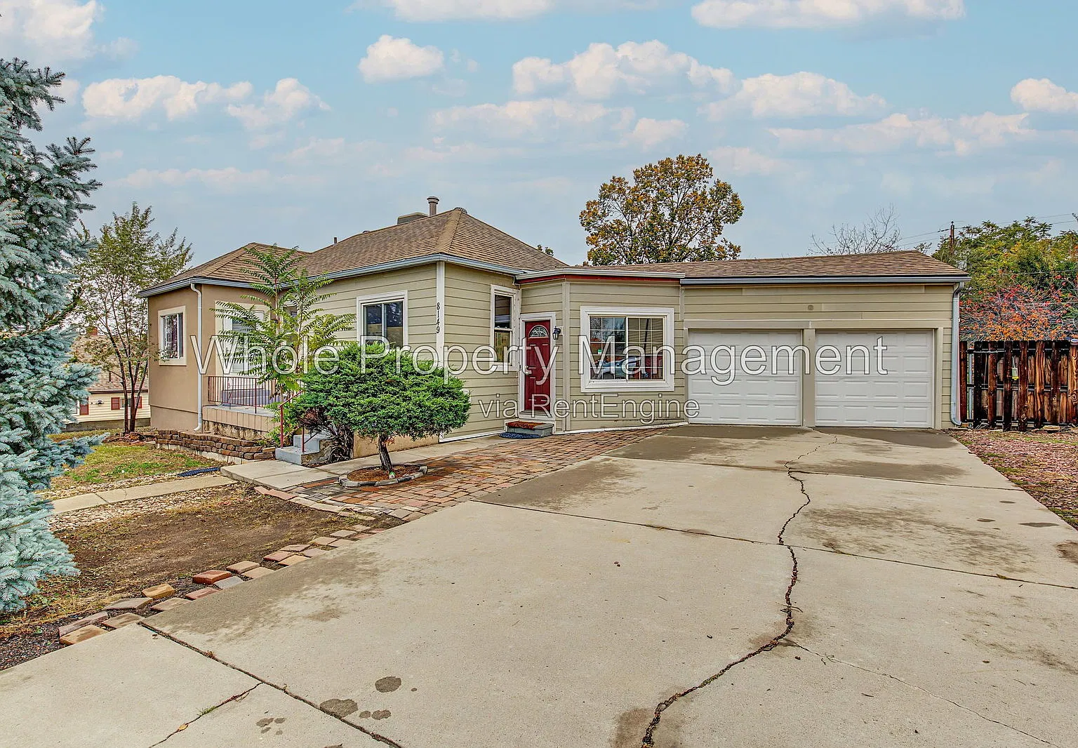 4 bed, 2.0 bath, 2400 sqft, $3,200 — Photo 1