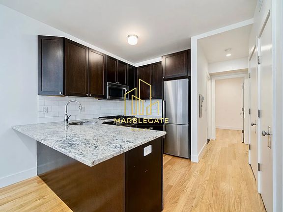 4th image of 323 Park Ave #11