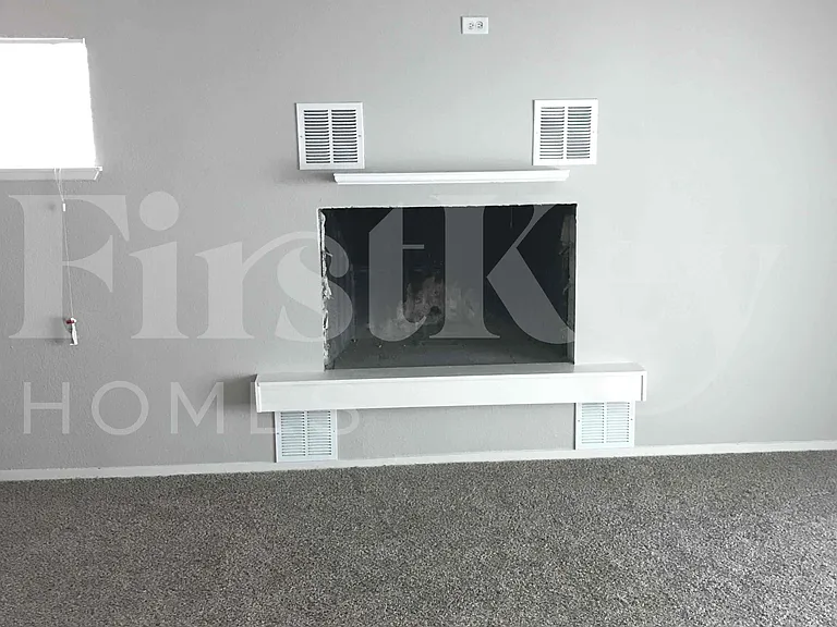 1810 Renada Cir — Photo 3