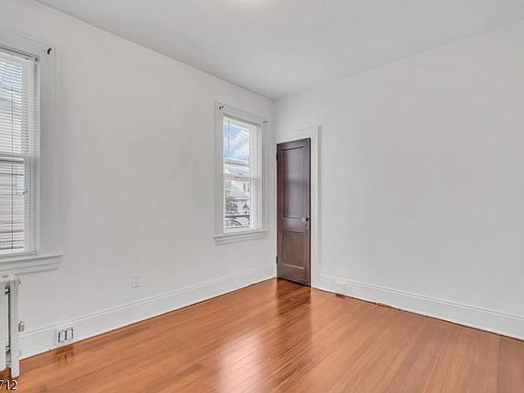 5th image of 1425 Concord Pl Floor 1