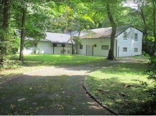 635 Bryant Ave, Roslyn, NY 11576