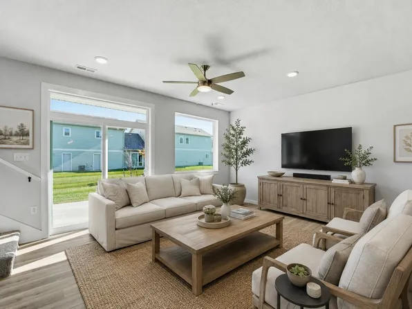 227 NW Waverly Dr, Waukee, IA 50263