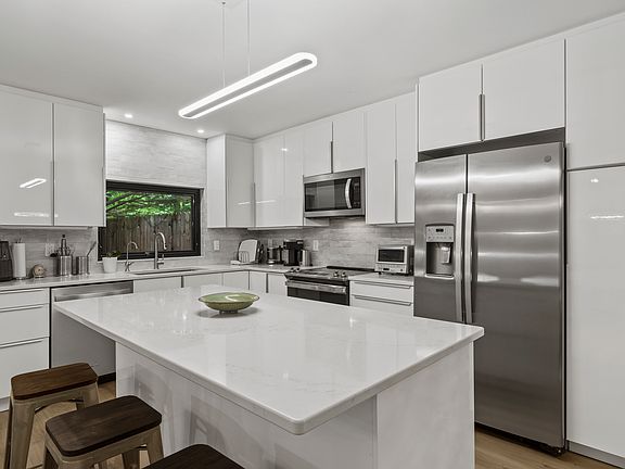 4th image of 7801 Village Dr